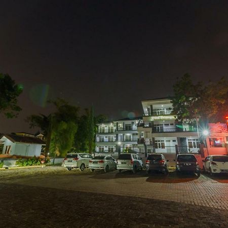 Reddoorz Plus Near Sukajadi 2 Bandung Exterior photo